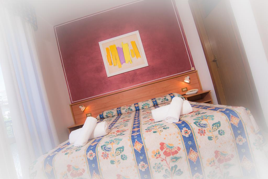 לידו די ג'סולו Hotel Azzorre חדר תמונה