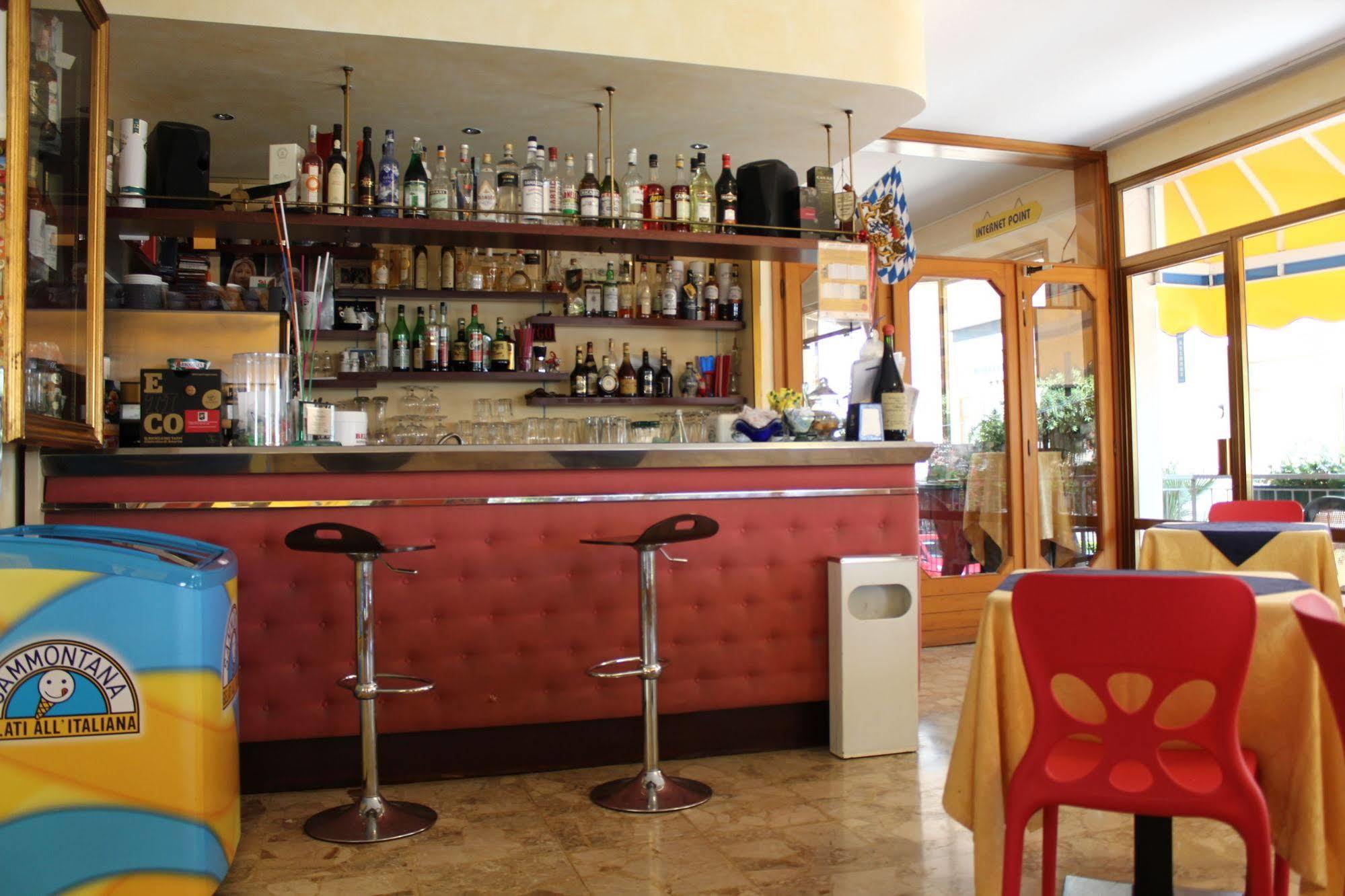 לידו די ג'סולו Hotel Azzorre מראה חיצוני תמונה